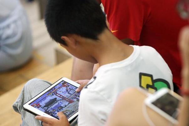 被网游毒害的青少年:网游暴力血腥，残害00后内心
