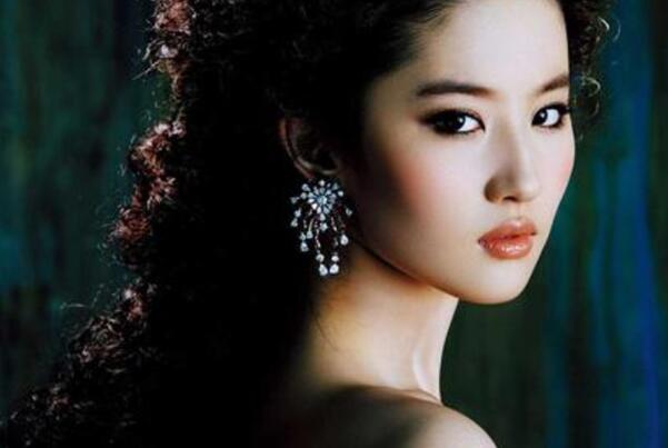 丹凤眼的女人旺夫吗?性情温柔如水，是贤妻良母的典范
