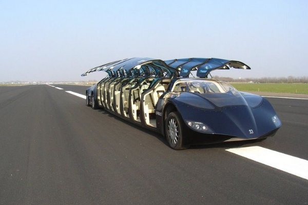 世界上最快的公交车:时速高达255公里(像极了兰博基尼)