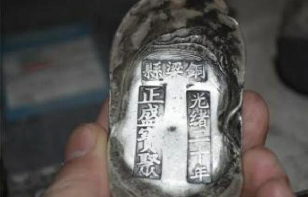 银子被84弄黑了怎么办，用牙膏、可乐、洗银液清洗