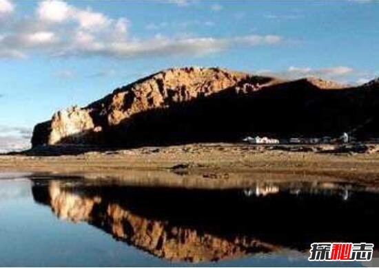 俄罗斯魔鬼湖之谜，湖底爆炸人畜离奇死亡(有毒气体)